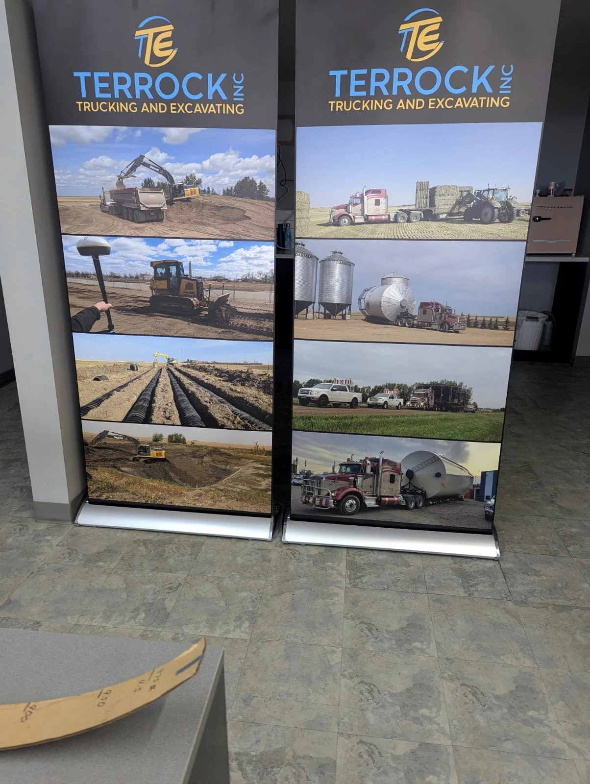 Terrock roll-up display banners